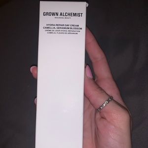 Grown alchemist hydra-repair day creme